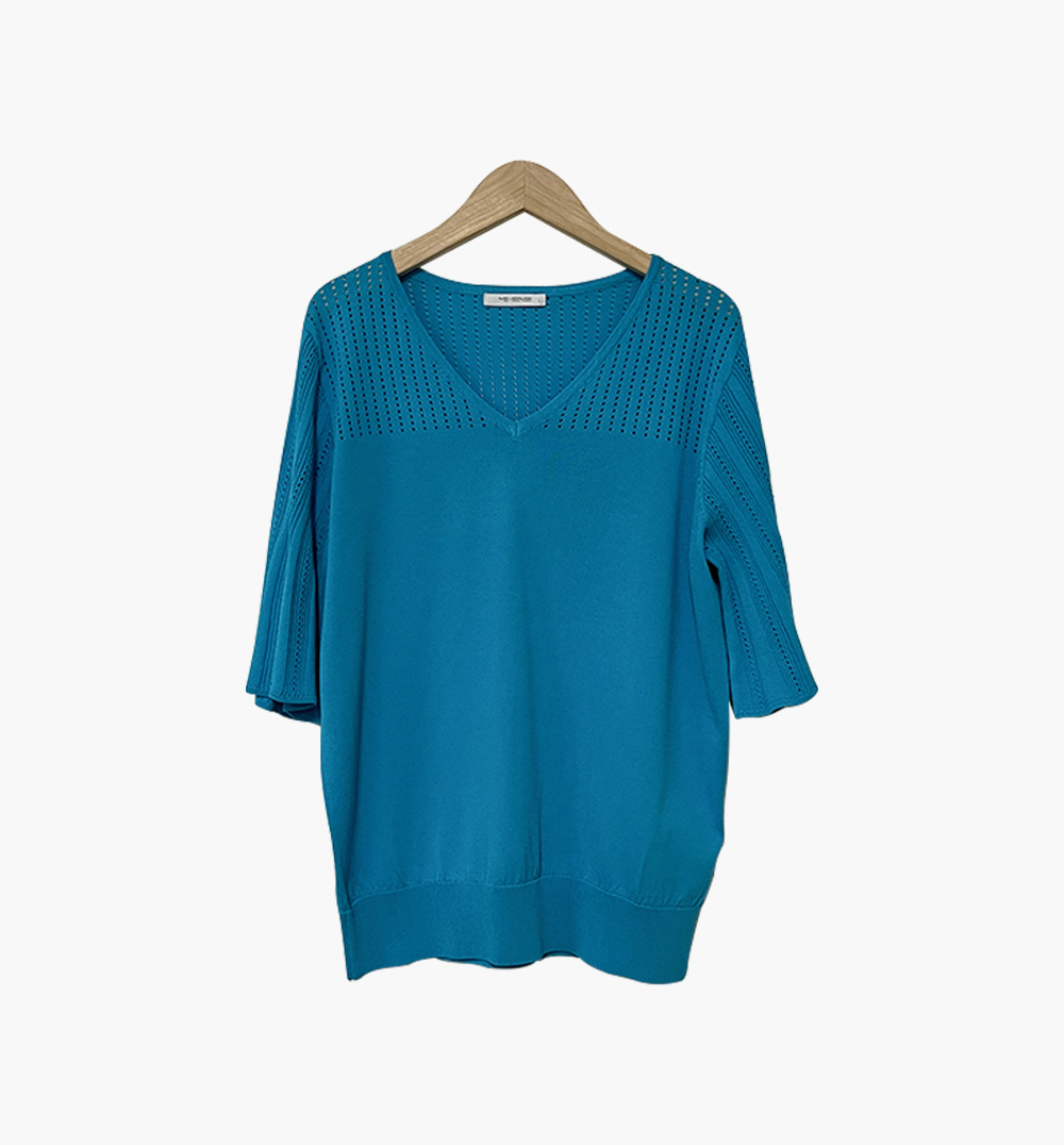 반팔 티셔츠 딥블루 색상 이미지-S2L1